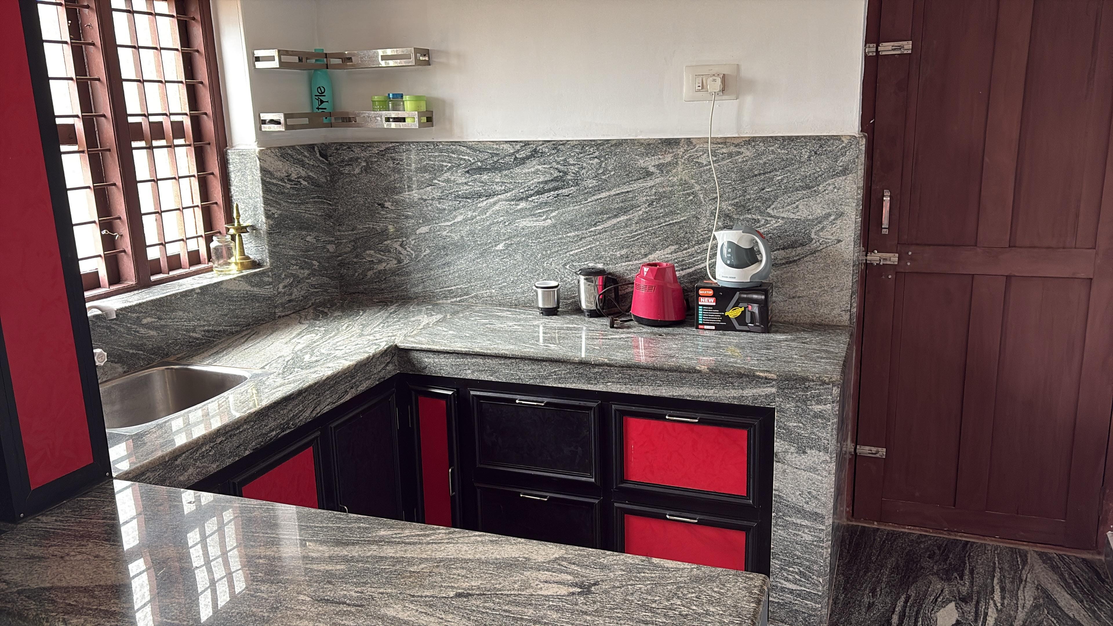 Fully equipped kitchen at Arena Gardens for family cooking